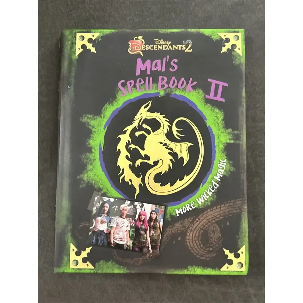 Disney Descendants‎ 2 Mal's Spell Book by Disney Books (2017 Hardcover) Magic